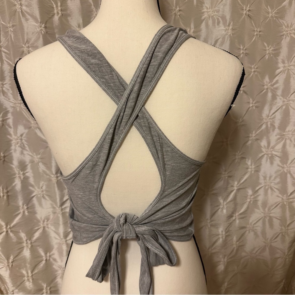 Lululemon Turn to Tie Wrap Tank Top Heathered Core Light Grey Yoga - Picture 5 of 11